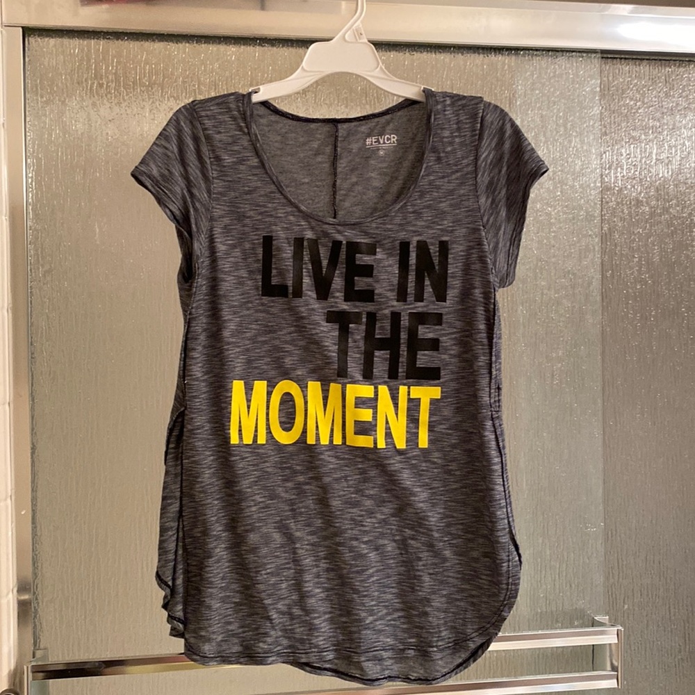🛑 live in the moment tshirt